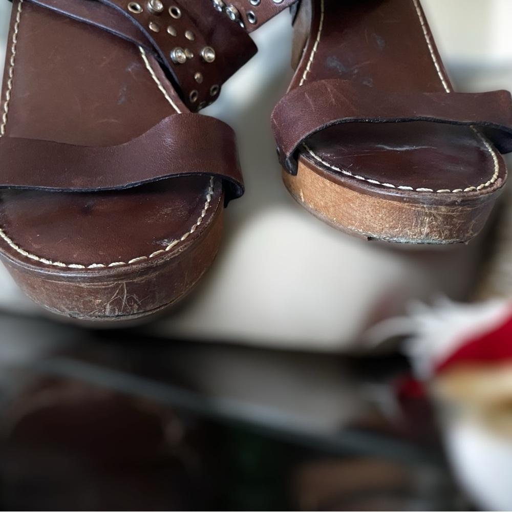 SOLD
🌟 FRYE Whitney Crystal wedges size 10 * Thrashed - Picture 8 of 17